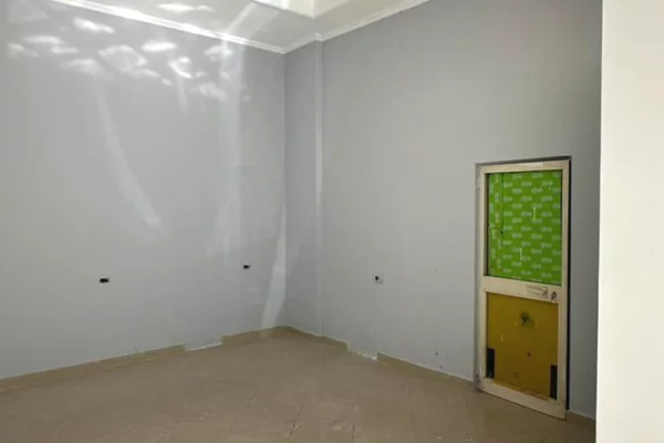 Business Property for Rent 1+1 in Tirana - 300 Euro
