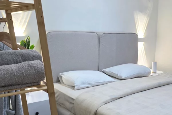 Shtepi me qera Apartament ne Tirane, 2+1, Mobilimi E mobiluar, Pagesa 900  Euro.