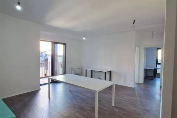 Shtepi me qera Apartament ne Tirane, 2+1, Mobilimi E mobiluar, Pagesa 1,070  Euro.