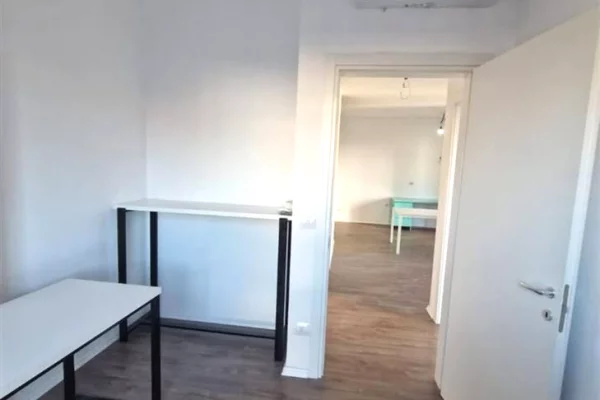 Shtepi me qera 2+1 ne Tirane - 1,070 Euro