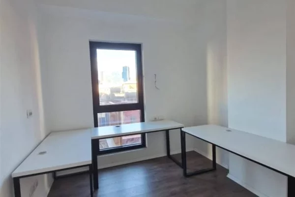 Shtepi me qera 2+1 ne Tirane - 1,070 Euro