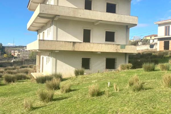 Shtepi ne shitje 6+1 ne Tirane - 230,000 Euro