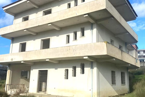 Shtepi ne shitje 6+1 ne Tirane - 230,000 Euro