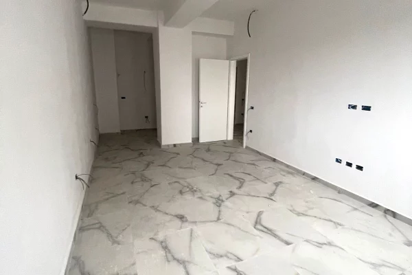 Shtepi ne shitje Apartament ne Tirane, 2+1, Mobilimi Bosh, pa mobiluar, Pagesa 260,000  Euro.