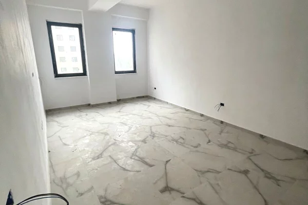 Shtepi ne shitje Apartament ne Tirane, 2+1, Mobilimi Bosh, pa mobiluar, Pagesa 260,000  Euro.