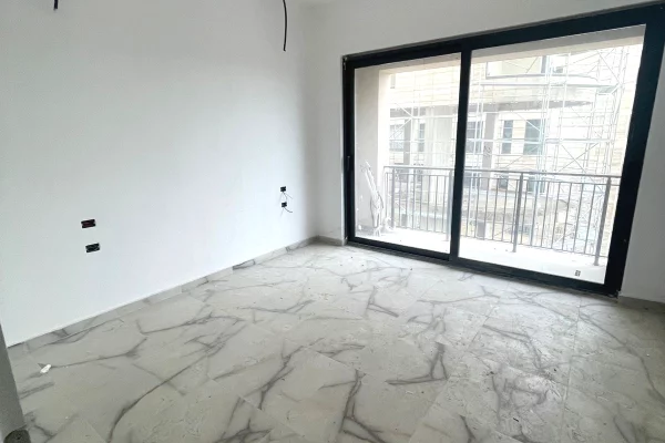 Shtepi ne shitje Apartament ne Tirane, 2+1, Mobilimi Bosh, pa mobiluar, Pagesa 260,000  Euro.