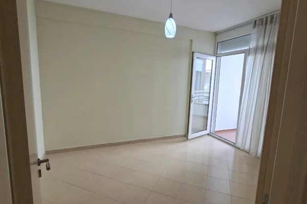 Shtepi ne shitje Duplex(shtepi me 2 kate) ne Tirane, 3+1, Mobilimi E mobiluar, Pagesa 280,000  Euro.