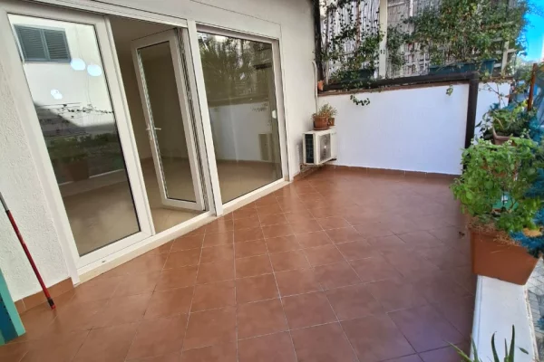 Shtepi ne shitje Duplex(shtepi me 2 kate) ne Tirane, 3+1, Mobilimi E mobiluar, Pagesa 280,000  Euro.