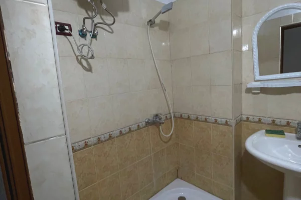 Shtepi me qera 2+1 ne Tirane - 50,000 Leke