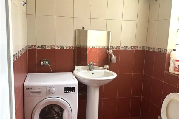 Shtepi me qera Apartament ne Tirane, 1+1, Mobilimi E mobiluar, Pagesa 550  Euro.