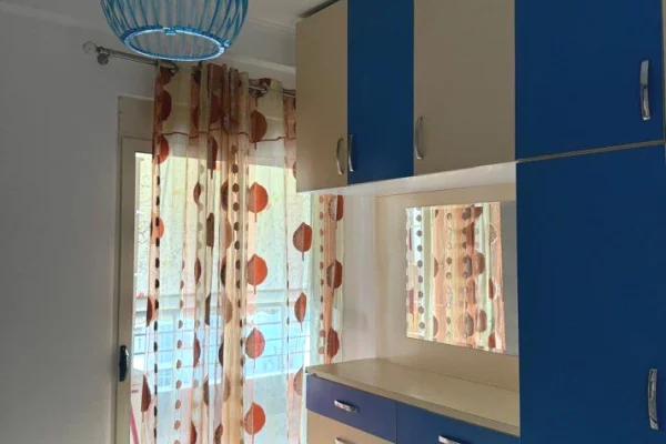 Shtepi me qera 1+1 ne Tirane - 450 Euro