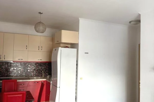 Shtepi me qera 1+1 ne Tirane - 450 Euro