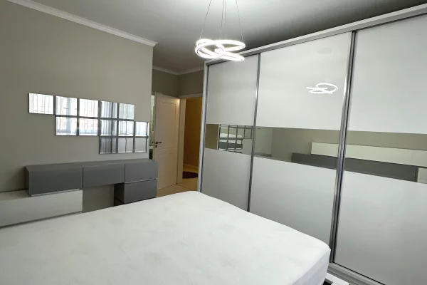 Shtepi ne shitje Apartament ne Tirane, 2+1, Mobilimi Bosh, pa mobiluar, Pagesa 155,000  Euro.