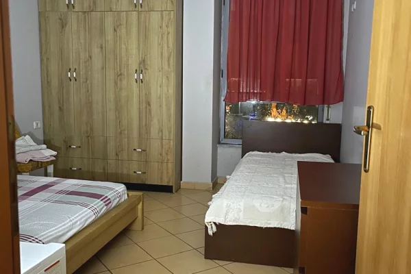 Shtepi me qera 1+1 ne Tirane - 50,000 Leke