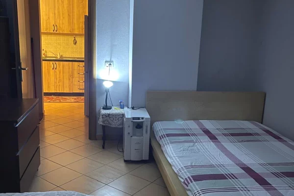 Shtepi me qera 1+1 ne Tirane - 50,000 Leke