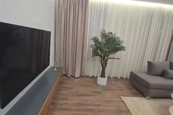 Shtepi me qera 2+1 ne Tirane - 75,000 Leke