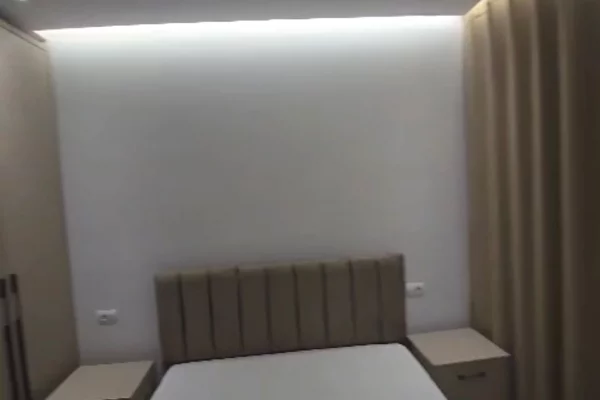 Shtepi me qera Apartament ne Tirane, 2+1, Mobilimi E mobiluar, Pagesa 75,000  Leke.