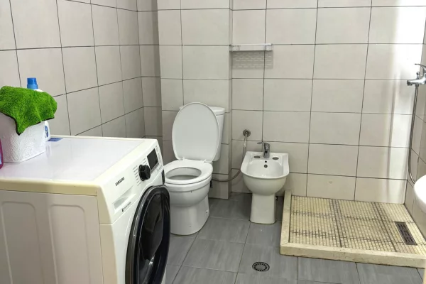 Shtepi me qera 2+1 ne Tirane - 50,000 Leke