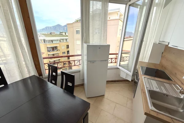 Shtepi me qera 1+1 ne Tirane - 55,000 Leke