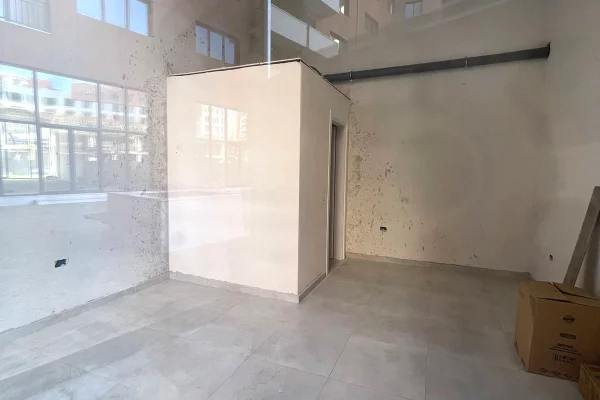 Business Property for Rent 1+1 in Tirana - 30,000 Leke