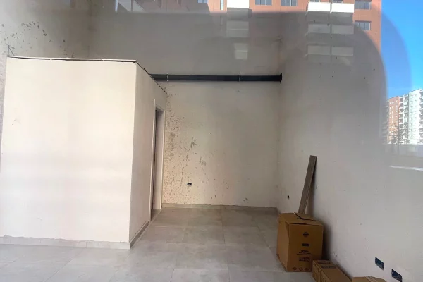 Business Property for Rent 1+1 in Tirana - 30,000 Leke