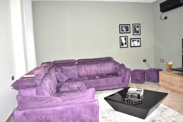 Shtepi me qera 2+1 ne Tirane - 55,000 Leke