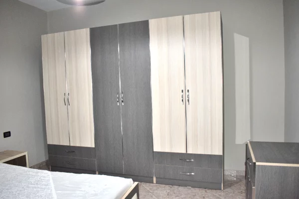 Shtepi me qera Apartament ne Tirane, 2+1, Mobilimi E mobiluar, Pagesa 55,000  Leke.