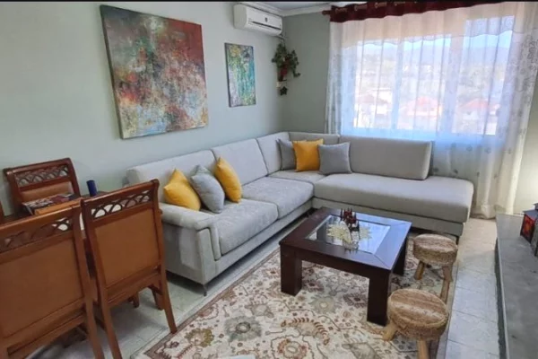 Shtepi me qera Apartament ne Tirane, 1+1, Mobilimi E mobiluar, Pagesa 350  Euro.