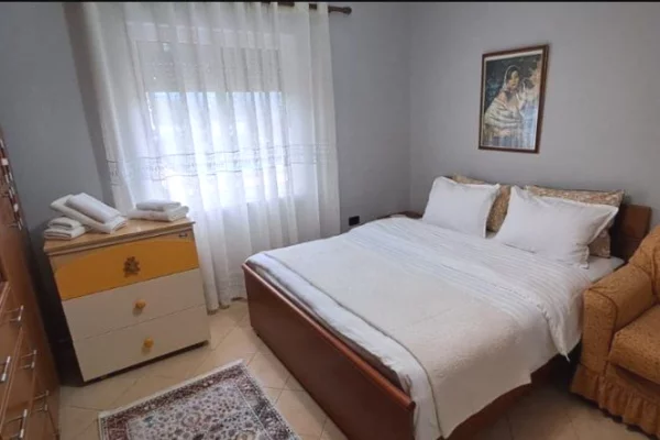 Shtepi me qera Apartament ne Tirane, 1+1, Mobilimi E mobiluar, Pagesa 350  Euro.