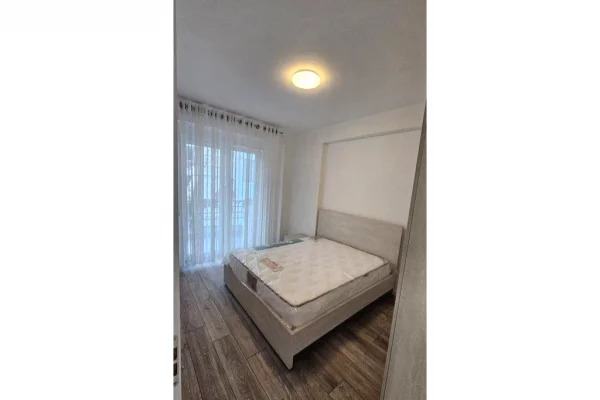Shtepi me qera Apartament ne Tirane, 2+1, Mobilimi E mobiluar, Pagesa 670  Euro.