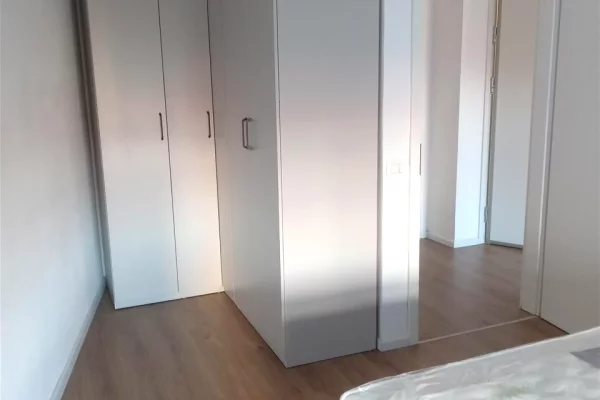 Shtepi me qera 1+1 ne Tirane - 40,000 Leke