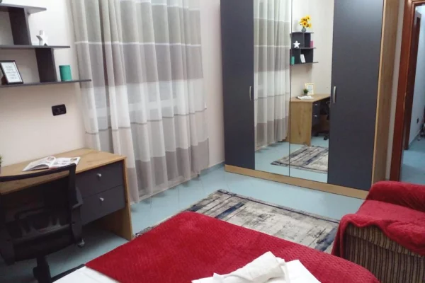 Shtepi me qera 3+1 ne Tirane - 800 Euro