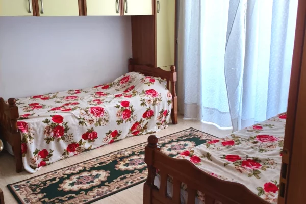 Shtepi me qera 2+1 ne Tirane - 75,000 Leke