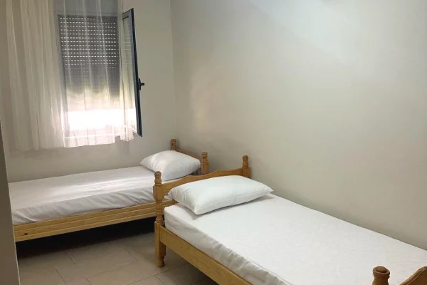 Shtepi me qera 2+1 ne Tirane - 40,000 Leke