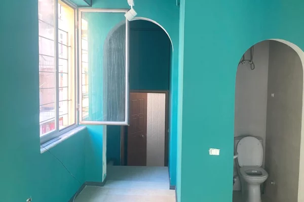 Jepet ambienti me qera tek Bulevardi Bajram Curri  