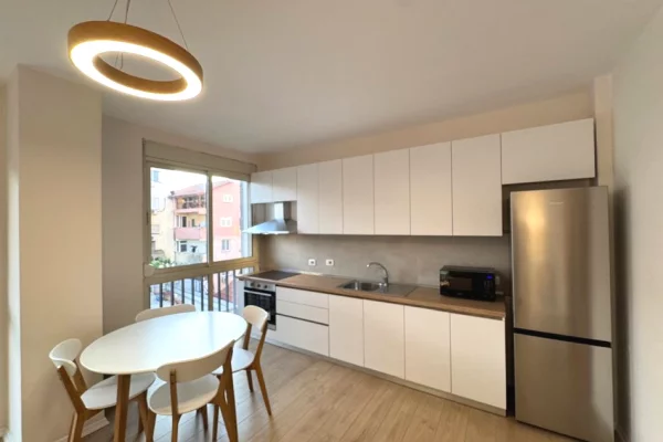 Shtepi me qera 1+1 ne Tirane - 75,000 Leke