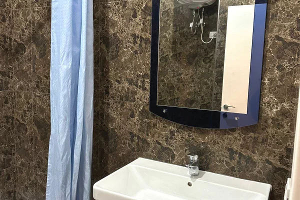 Shtepi me qera Apartament ne Tirane, 2+1, Mobilimi E mobiluar, Pagesa 750  Euro.