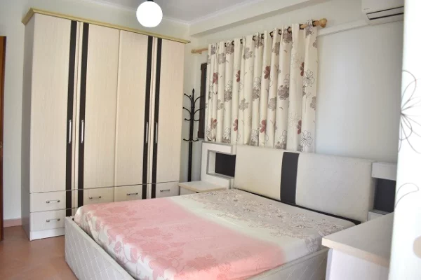 Shtepi me qera 3+1 ne Tirane - 65,000 Leke