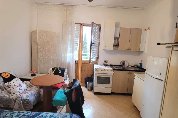 Shtepi me qera Garsoniere ne Tirane - 30,000 Leke