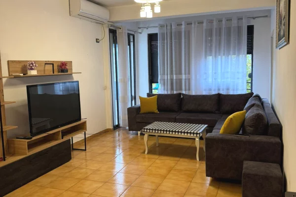 Shtepi me qera 2+1 ne Tirane - 50,000 Leke