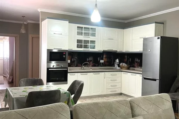 Shtepi me qera 2+1 ne Tirane - 650 Euro