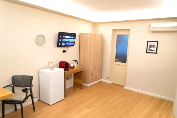 Ambient biznesi me qera 3+1 ne Tirane - 450 Euro