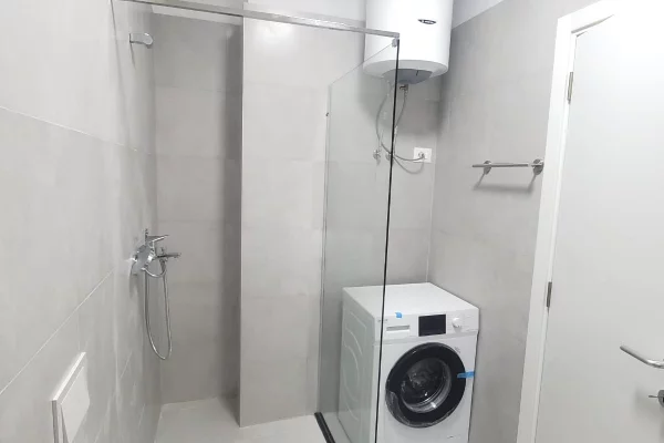 Shtepi me qera Apartament ne Tirane, 2+1, Mobilimi E mobiluar, Pagesa 1,300  Euro.