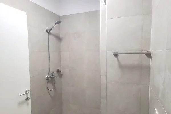 Shtepi me qera Apartament ne Tirane, 2+1, Mobilimi E mobiluar, Pagesa 1,300  Euro.