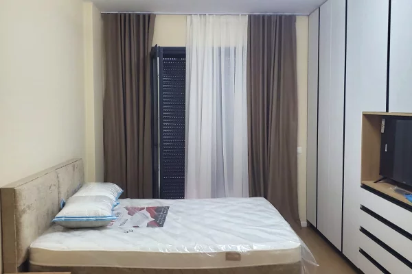 Shtepi me qera Apartament ne Tirane, 2+1, Mobilimi E mobiluar, Pagesa 1,300  Euro.