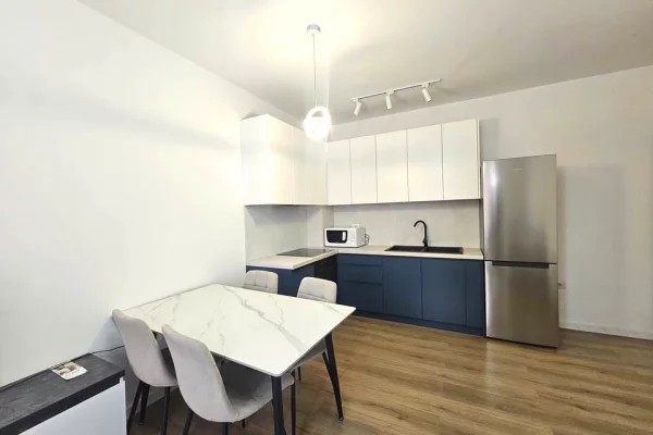 Shtepi me qera Apartament ne Tirane, 3+1, Mobilimi E mobiluar, Pagesa 80,000  Leke.