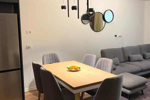 Shtepi me qera 2+1 ne Tirane - 70,000 Leke