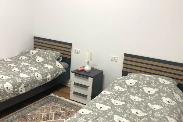 Shtepi me qera Apartament ne Tirane, 2+1, Mobilimi E mobiluar, Pagesa 70,000  Leke.