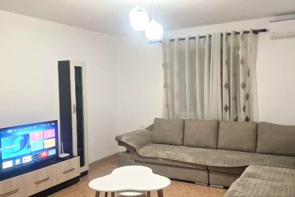 Shtepi me qera 1+1 ne Tirane - 45,000 Leke