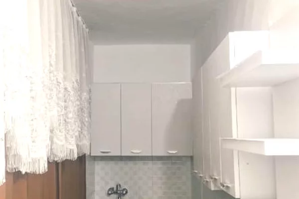 Shtepi me qera 1+1 ne Tirane - 45,000 Leke